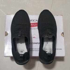 Skechers Women's Black Slip-On Sneakers